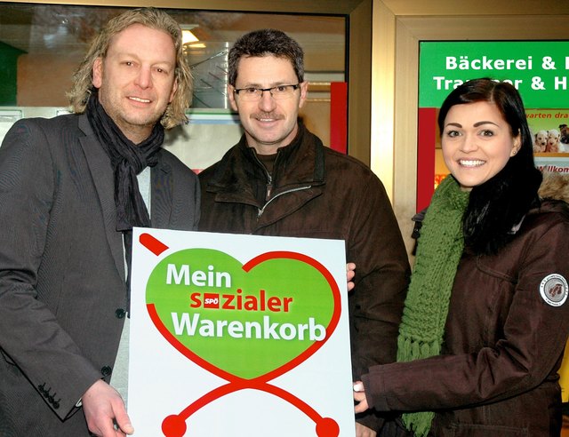 Christoph Czapek (Agentur clip & clar), Hermann Krenn und Daniela Holzinger bei der Logo-Präsentation zum Projektstart.
