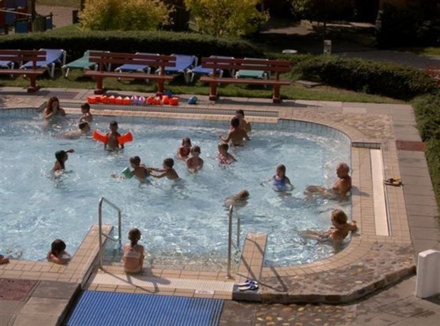 Das Döblinger Sommerbad auf der Hohen Warte hat den Sommer über offen.