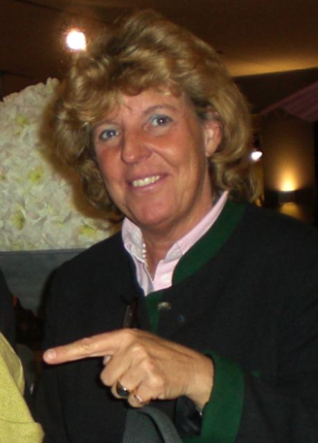 Die Kommunikationschefin der Diözese Innsbruck ist ebenso eine begnadete Künstlerin: Karin Bauer. Foto: Lorenzetti