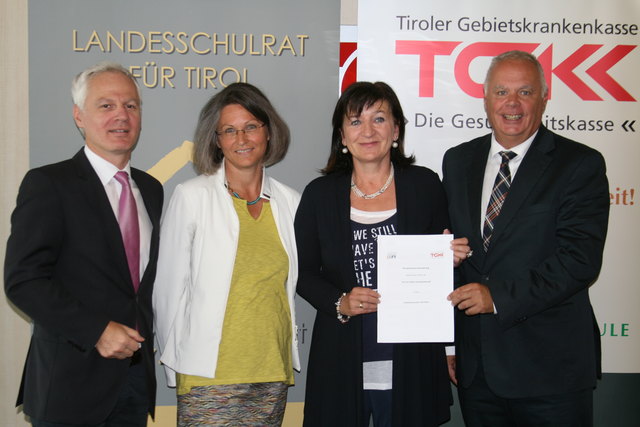 Engere Kooperation: TGKK-Direktor Arno Melitopulos, Iris Posch, Direktorin der Volksschule Angergasse, Landesrätin Beate Palfrader und TGKK-Obmann Werner Salzburger