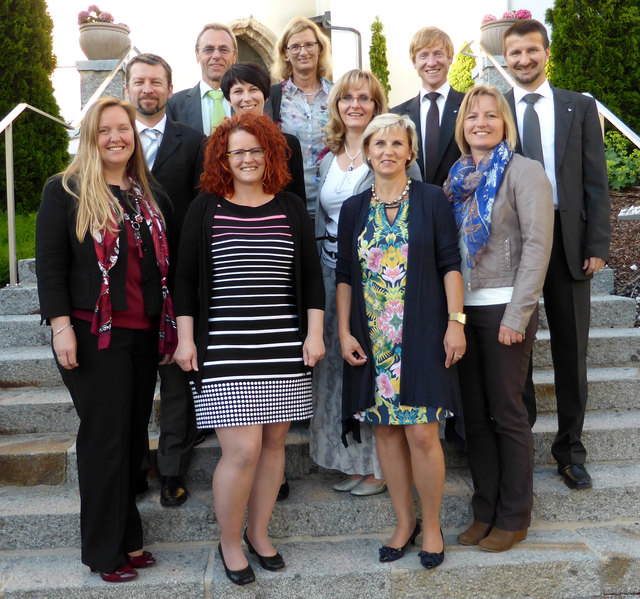 1. Reihe: Karin Wallerstorfer, Susanne Derraj-Auer (20 Jahre), Karin Fisecker (25 Jahre)
2. Reihe: Jürgen Müller (20 Jahre), Doris Schmalhofer (10 Jahre), Klaudia Klinger (20 Jahre), Anita Andessner-Angleitner (20 Jahre)
3. Reihe: Alfred Baier (40 Jahre), Gertrude Pur (35 Jahre), Martin Rebhann (10 Jahre), Christoph Jagereder