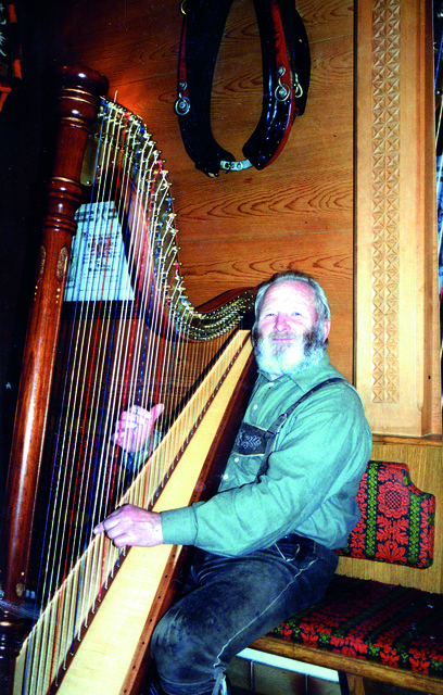 Wildmeister Willi Neuhauser sorgt
musikalisch für den passenden Rahmen. | Foto: Zückert