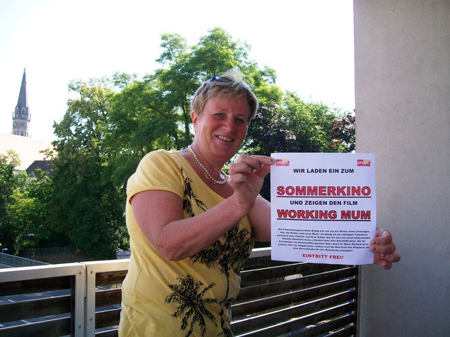 „Working Mum“ läuft im Sommerkino der SPÖ-Frauen. Gerlinde Siersch macht am Freitag, 4. Juli, den Anfang in Garsten.