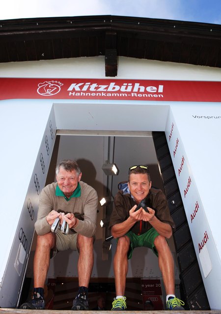 Olympiasieger David Kreiner (li.) mit der Kitzbüheler Skilegende Hias Leitner.