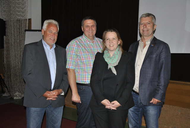 Gerald Mathis von ISK, TVB-Obmann Gerd Erharter, Ursula Faix und Bgm. Dieter Wittlinger.