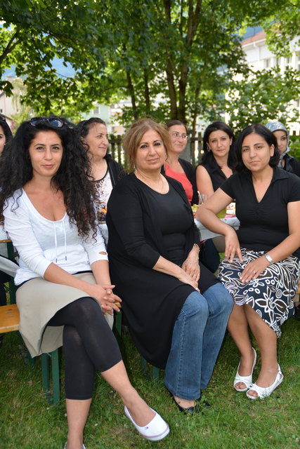 Derya Kurtoglu (li.) beim ersten Frauen aller Länder-Sommerfest in Landeck.
