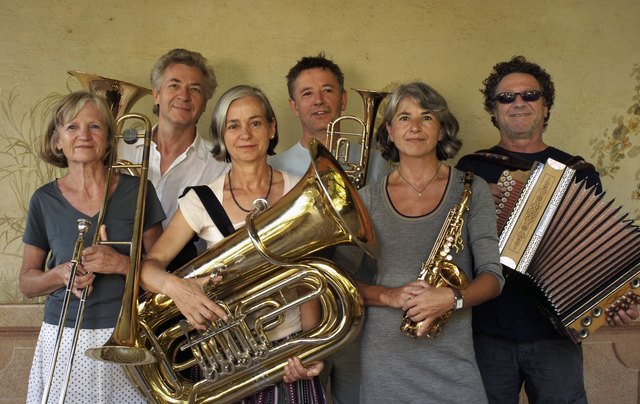 Die Geschwister Well (von links): Burgi, Michael, Bärbi, Christoph, Moni und Karl.