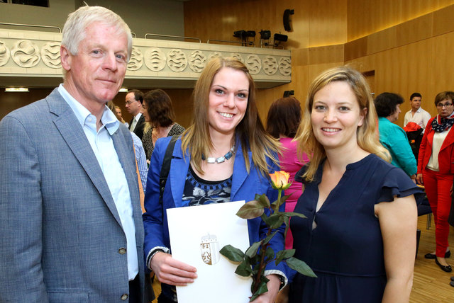 v.l.: Bürgermeister Helmut Wallner, Kindergartenleiterin Simone Klausberger, Amtsleiterin Sabrina Plursch