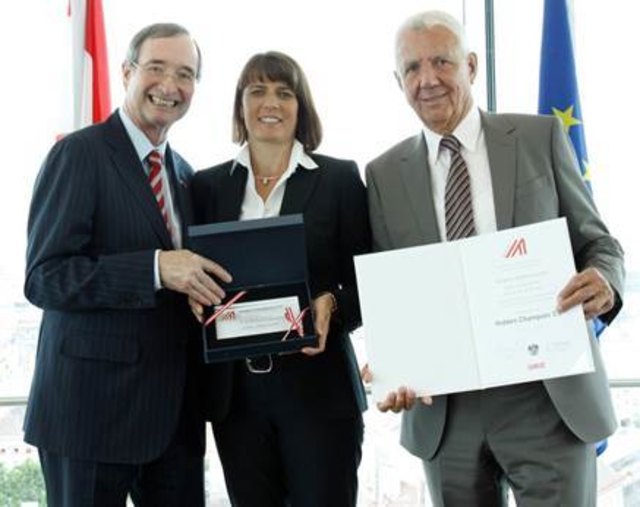 Wirtschaftskammerpräsident Christoph Leitl mit Andrea und Alfred Riedl.
