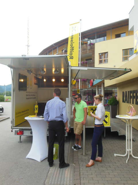 Der PIT Trailer vor der RB Ebbs erregte die Aufmerksamkeit der heimischen Bevölkerung.