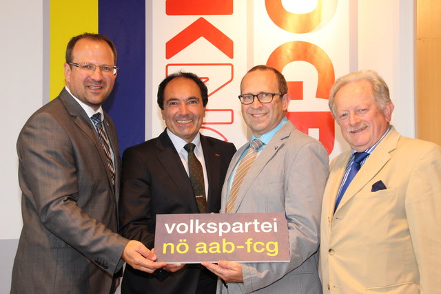 Bernhard Ebner, AKNÖ-Vizepräsident Franz Hemm, Bezirkskammerrat Andreas Schauer und FCG-NÖ Vorsitzender Alfred Schöls