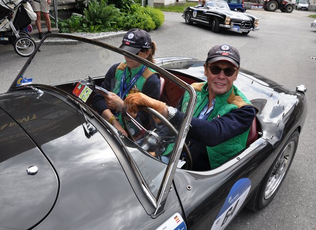 Bei der 5. Auflage der Arlberg Classic Car Rally 2014 beteiligte sich auch Peter Kraus. Hier beim Kontrollpunkt in Holzgau.