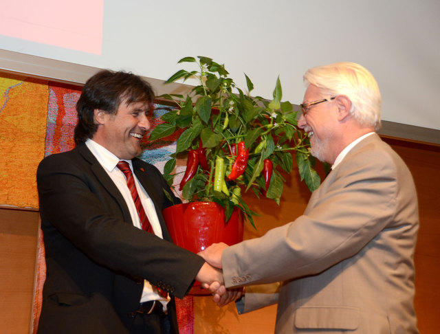 Gerhard Reheis gratulierte zum tollen Ergebnis dem neuen Tiroler SPÖ-Parteichef Ingo Mayr (li.) | Foto: Fischer