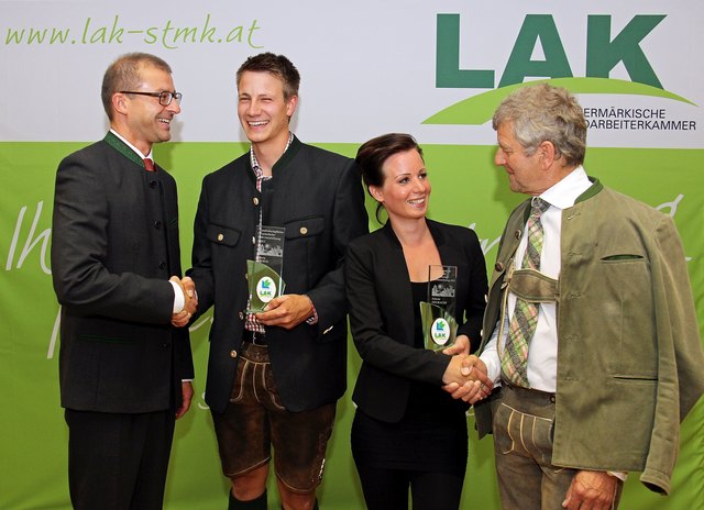 Präsident Christian Mandl und Direktor Johannes Sorger gratulierten Georg Murgg und Simone Neubauer.