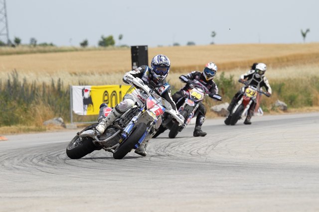 Lukas Höllbacher führt die Supermoto-OÖ mit großem Vorsprung an.