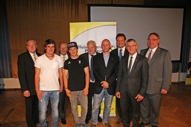 Erfreuliche Bilanz: GL H. Jehle, Kapitän S. Pfeifer, GL P. Pfeifer, M. Ladner, A, Mallaun, A. Stummvoll, M. Miglar, M. Lorenz, Ch. Bieringer (v. l.).