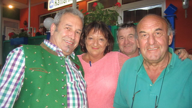 Hermann Windbichler, Wirtin Katharina, Anton Dabernig und Bernhard (von links)