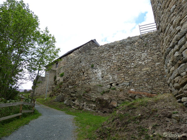 am Weg zur Burg