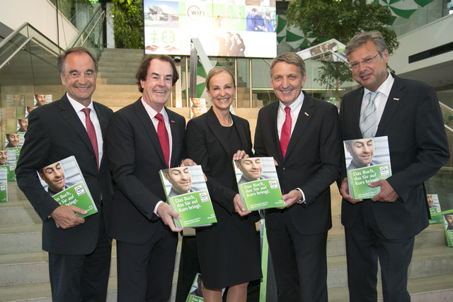 Peter Hochegger (Leiter des WIFI Steiermark), Hans Roth (Saubermacher-Gründer und Gastgeber), Dagmar Heiden-Gasteiner (Saubermacher-Vorstandsmitglied und CFO), Josef Herk (Präsident WKO Steiermark), Karl-Heinz Dernoscheg (Direktor WKO Steiermark). | Foto: WIFI Steiermark