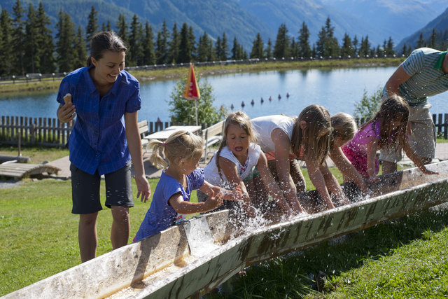 Genießen Sie mit der ganzen Familie den Sommer im Bezirk Landeck und entdecken Sie das vielfältige Freizeitprogramm. | Foto: TVB Paznaun-Ischgl