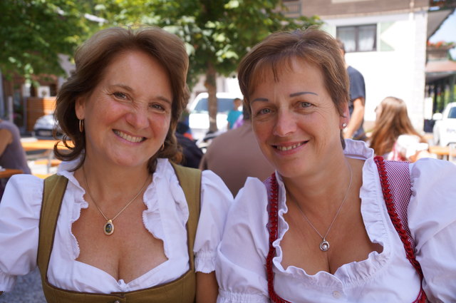 Barbara Aher (li.) und Manuela Bergmüller haben ihre Funktion als Ortsbäuerin und Stellvertreterin gerade in neue Hände gelegt.