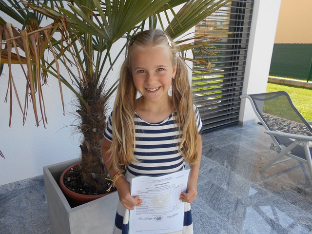 Huhu ich hab alles Einser - Anna Eleonora Stary - 1 A Klasse der Volksschule St. Johann i. Lav.