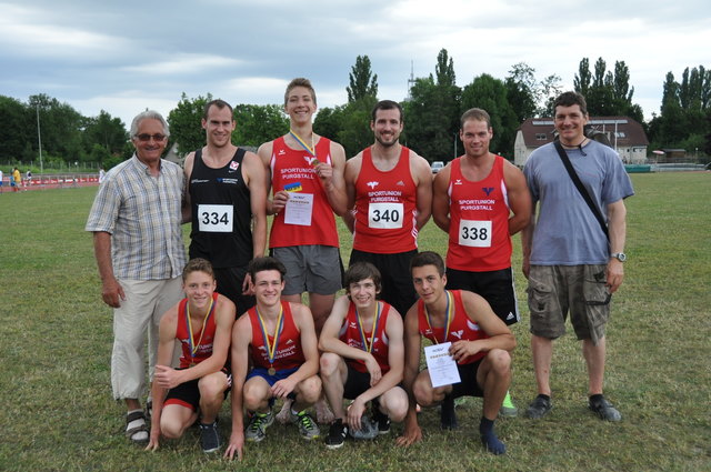 Das starke Team der Sportunion Purgstall rund um Walter Mittendorfer (l.) und Paradeathlet Dominik Distelberger (2.v.l.). | Foto: privat