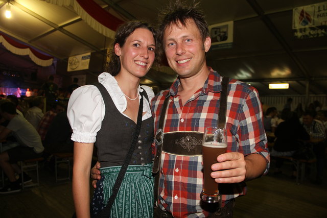 Zum Feuerwehrfest nach Tannham kam auch Künstler Matthias Würfel mit Lebensgefährtin Andrea.