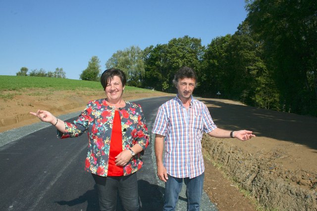 Vor der Sanierung war Bürgermeister Erich Sziderits (St. Michael) für die Straße zuständig, nun ist es Kollegin Michaela Raber (Rauchwart).