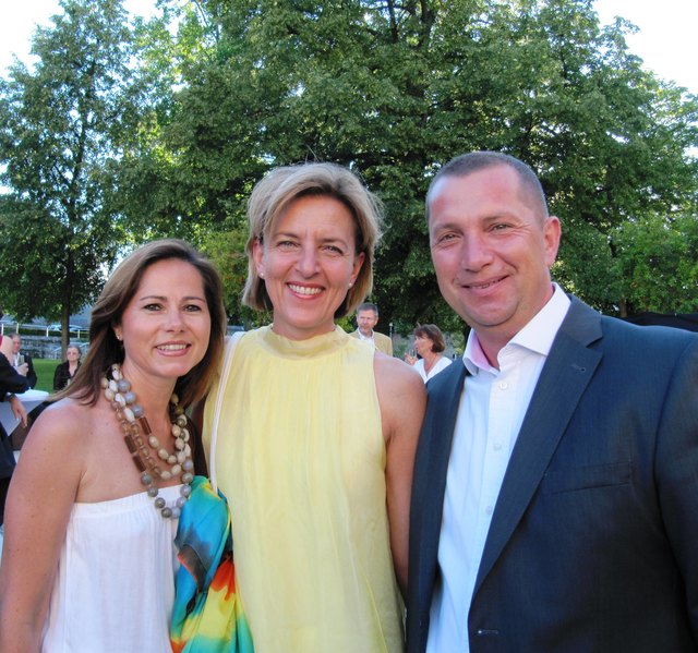 Das Ehepaar Andrea und Andreas Göttinger mit Carolyn Aigner