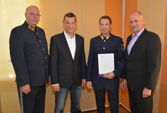 v.l. Leiter der SVA Dr. Gerhard Ditz, LPD Mag. Helmut Tomac, Mag. Florian Greil und LPD-Stv. Dr. Edelbert Kohler