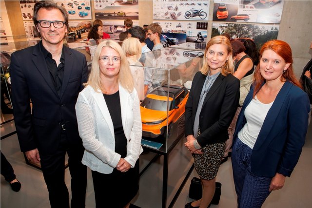 v.l. Michael Lanz (Studiengangsleiter Industrial Design, FH Joanneum), Susanne Schneider (Geschäftsführende Gesellschafterin ODÖRFER), Daniela Gmeinbauer (Gemeinderätin der Stadt Graz), Waltraud Muhr (Creative Industries Styria) | Foto: CIS/Kipper