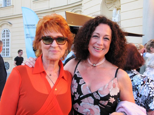 Eine gutgelaunte Barbara Wussow genoss die Premiere