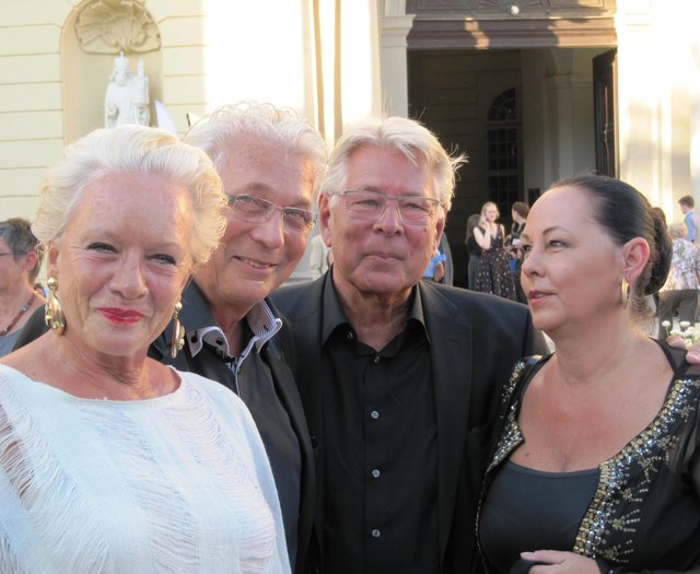 Ich hab die Haare schön: Bundy & Bundy mit Frauen