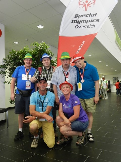 Michael Prisching, Günther Mayer, Peter Becker, Sascha Karadeniz mit den Betreuern Robert Handl und Sabine Riegler