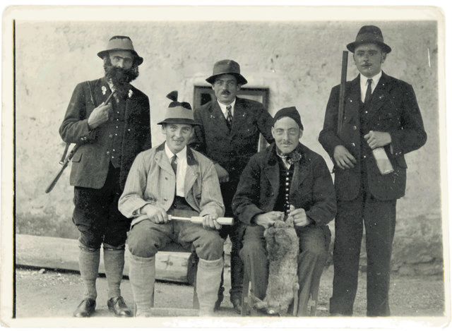 In Kirchschlag wurde schon zu  Pfingsten 1937 "Der neue Wilddieb" gespielt. | Foto: Privatarchiv