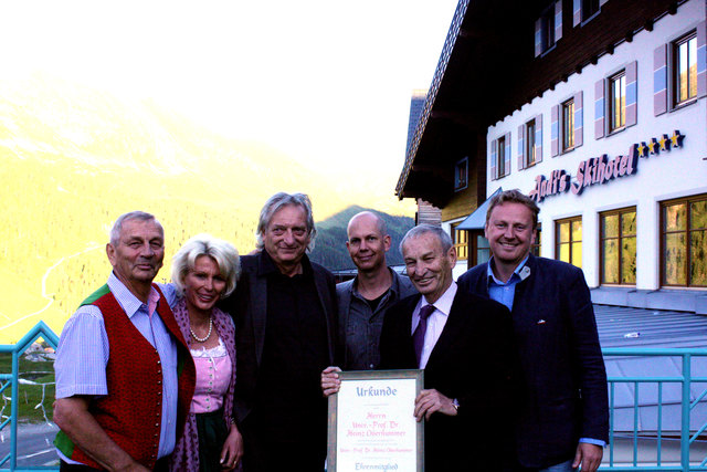 Geschwister Herbert und Lisi Krings, Bgm. von Tweng, Friedrich Rigele, Tourismusobmann Roland Kindl, Heinz Oberhummer, Tourismusdirektor Mario Siedler (v.l.). | Foto: TVB Obertauern