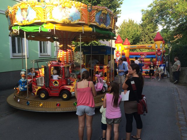 Die Gablitzer Kinder stehen im Mittelpunkt beim Dorffest der Gemeinde. Ringelspiele, ein Zauberclown, Kindercocktails im Dorfcafe und ein Musikprogramm mit Caroline Vasicek