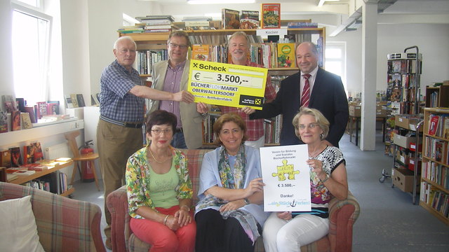 Foto: Martin Bussmann (Verein für Bildung und Soziales), Bürgermeister Markus Gogollok, Wolfgang Radek (Verein für Bildung und Soziales), Bezirkshauptmann Dr. Heinz Zimper,
Marianne Edendorfer (Verein für Bildung und Soziales), Mag. Susanne Stokreiter-Strau, Leiterin des Fachgebietes Jugendwohlfahrt, Ursula Vockenhuber (Verein für Bildung und Soziales). | Foto: zVg