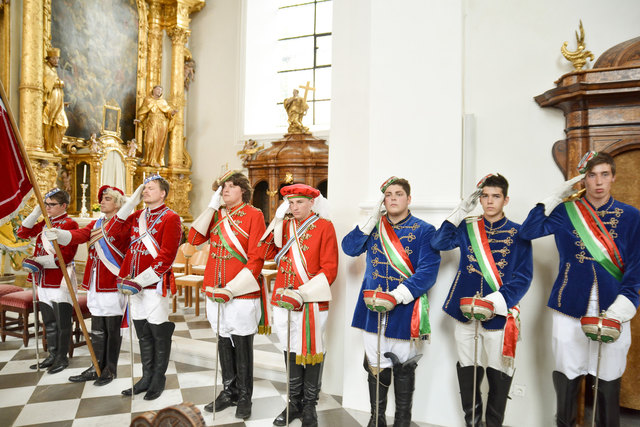 Bei der Festmesse chargierten neben Bernardia auch unsere Freundschaftsverbindungen K.Ö.St.V. Rofenstein Imst und StV Augia Brigantina Bregenz. | Foto: Daniela Juen