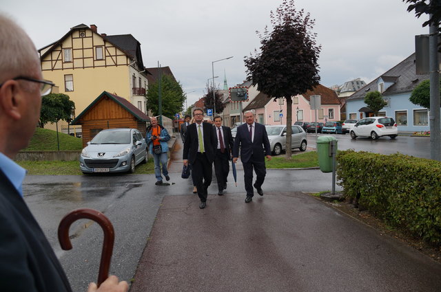 Der Einzug der "Gladiatoren" mit LR Christopher Drexler an der Spitze.