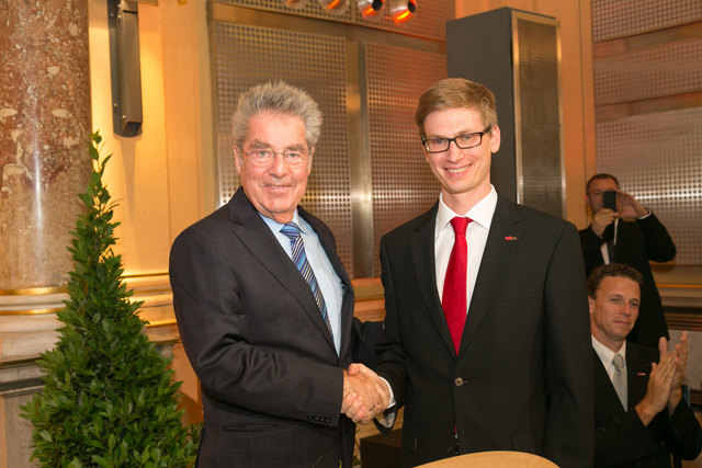 Der gebürtige Bad Ischler Michael Unterberger promoviert an der TU Graz "unter den Auspizien" des Bundespräsidenten. | Foto: TU Graz/Frankl