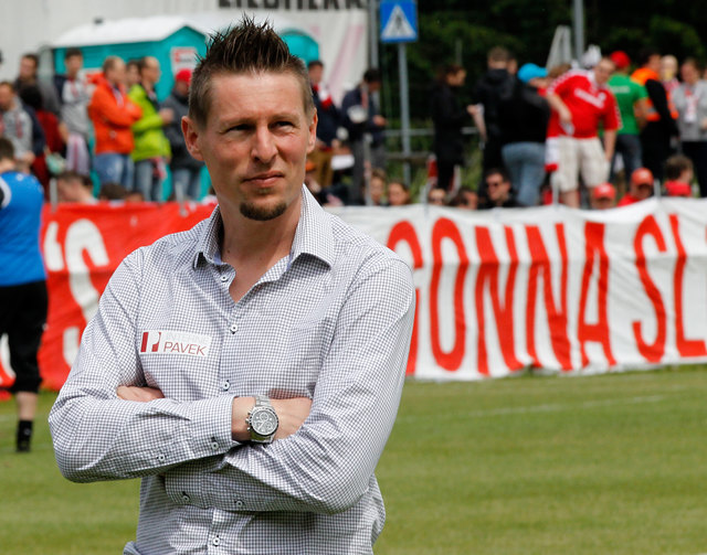 Breite Brust: GAK-Coach Plassnegger blickt zuversichtlich auf das Duell mit Crystal Palace. | Foto: GEPA