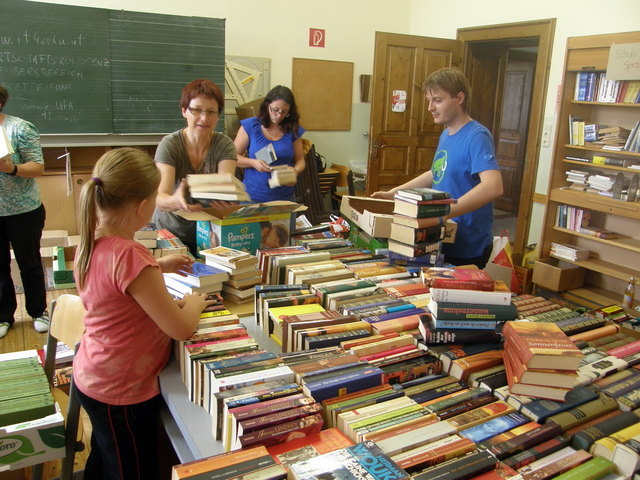 Allerlei Lesestoff findet sich am Bücherflohmarkt. | Foto: Privat