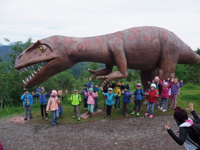 Für den Erpfendorfer Kindergarten war der Ausflug auf die Steinplatte ein unvergessliches Erlebnis, bei man mit allen Sinnen ins Land der Dinosaurier eintauchen konnte. | Foto: Kindergarten Erpfendorf