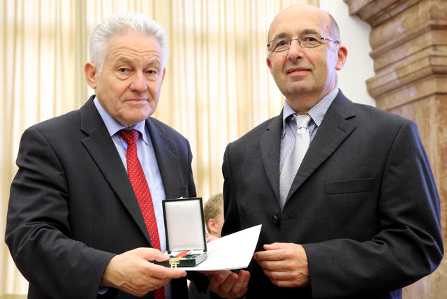 Landeshauptmann Pühringer und Peter Beham. | Foto: Land OÖ