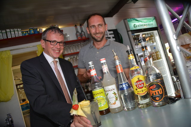 Japan: Leckerer Mai Tai Cocktail von August Teufl und Barkeeper Christoph.