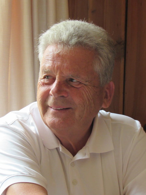 Siegfried Gohm, Obmann des Vereins Via Claudia Augusta, ist stolz auf den neuen Reiseführer.