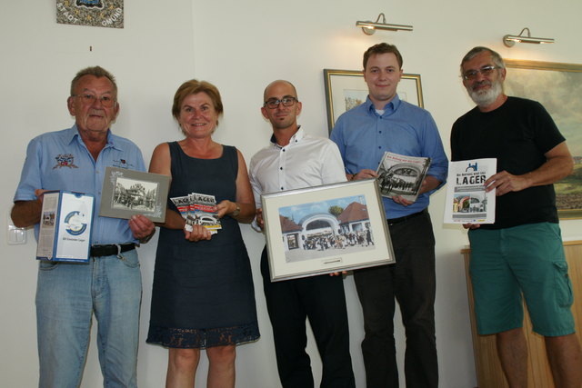 Manfred Dacho, Vizebgm. Helga Rosenmayer, Bgm. Andreas Beer, Harald Winkler und Franz Drach haben die Ausstellung penibel vorbereitet.