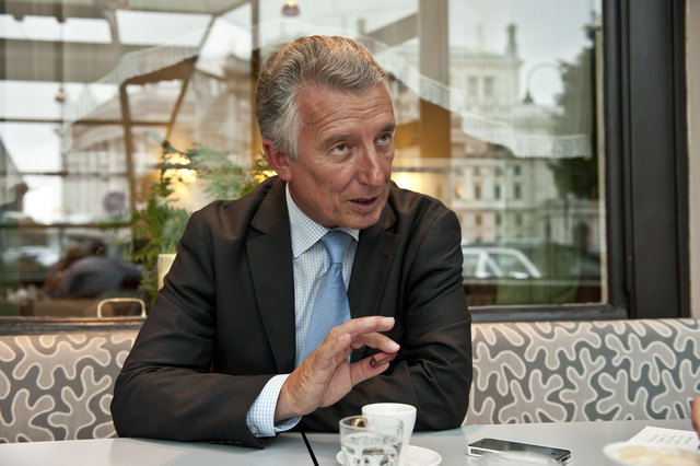 Gemeindebund-Chef Mödlhammer über die Stimmung in der Regierung: "Es müsste mehr gehobelt werden und es sollten dabei weniger Späne fallen." | Foto: Jantzen